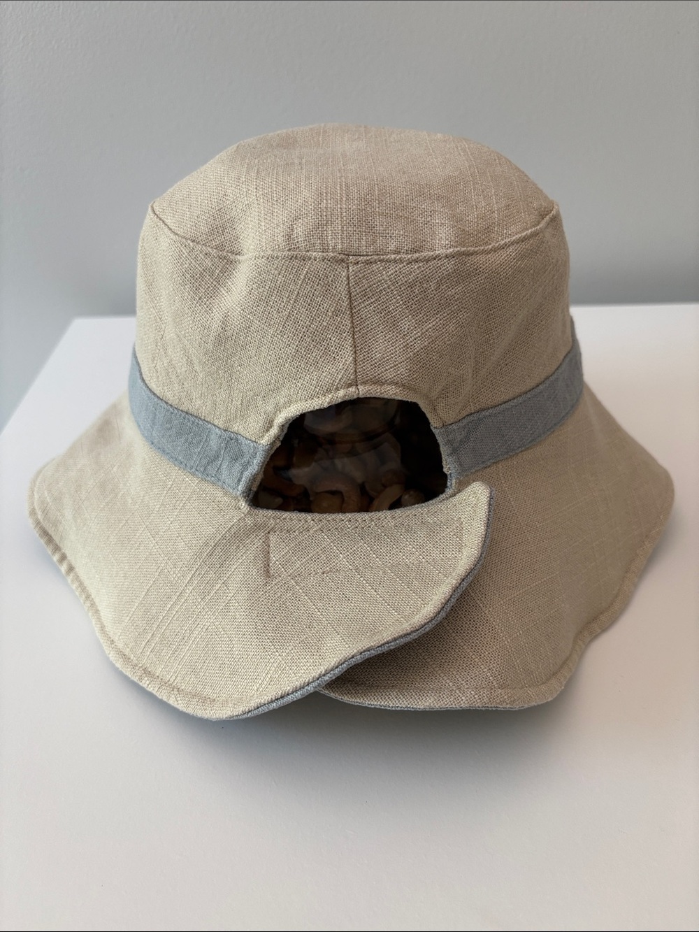 Reversible linen bucket hat ponytail adjustable Velcro
